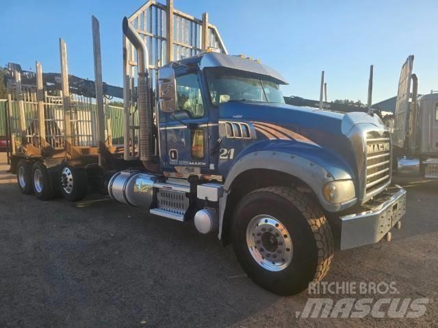 Mack GU 713 Transportes de madera