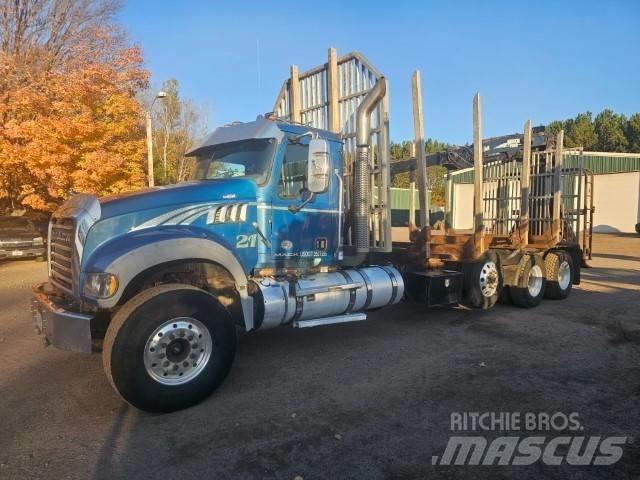 Mack GU 713 Transportes de madera