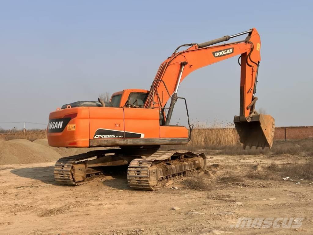 Doosan DX225LC-9C Excavadoras sobre orugas