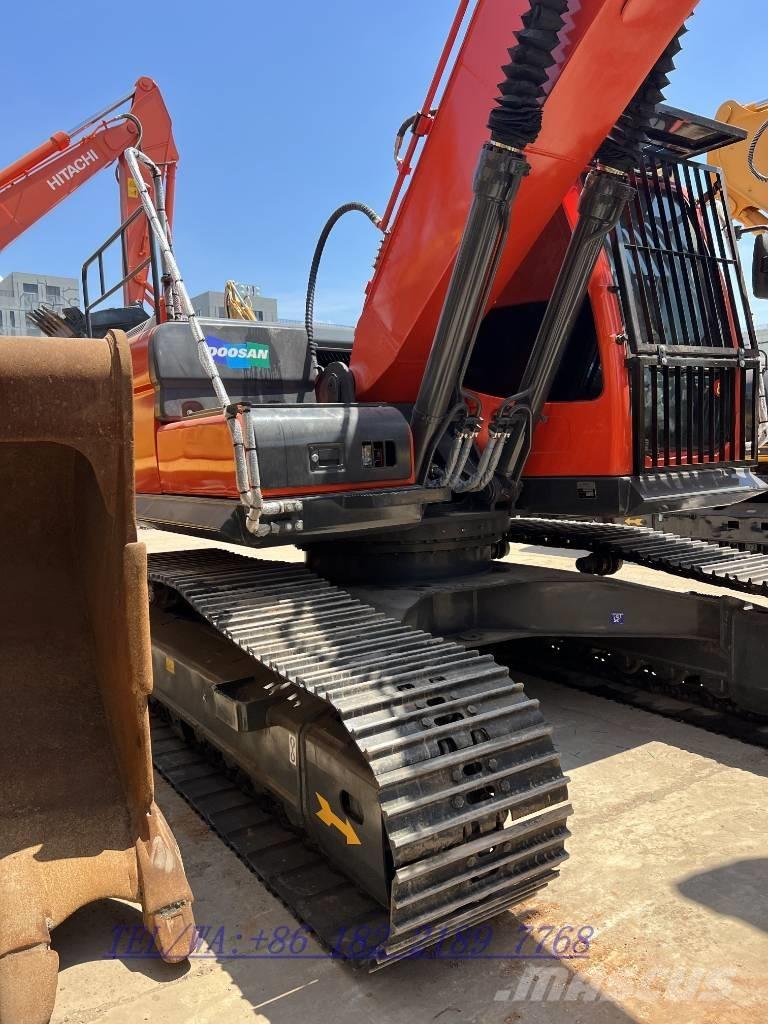 Doosan DX225 Excavadoras sobre orugas
