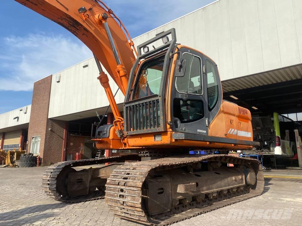 Doosan DX 180 LC Excavadoras sobre orugas