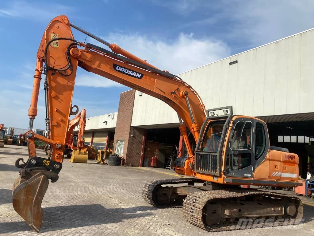 Doosan DX 180 LC Excavadoras sobre orugas