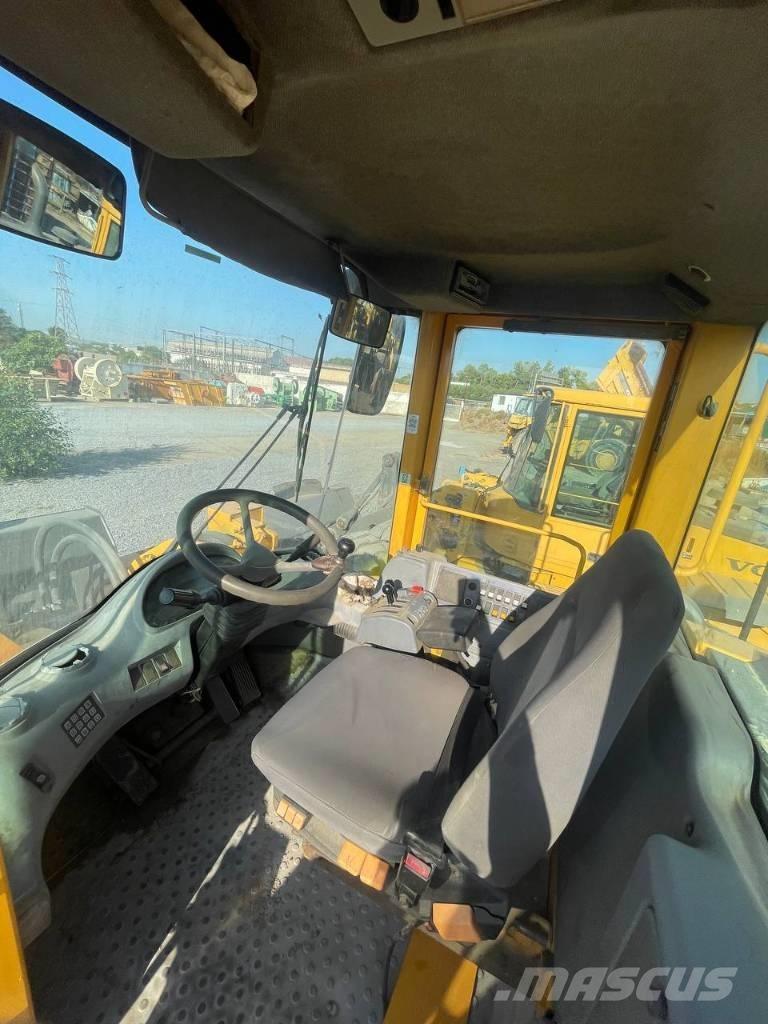 Volvo L 180 E Cargadoras sobre ruedas