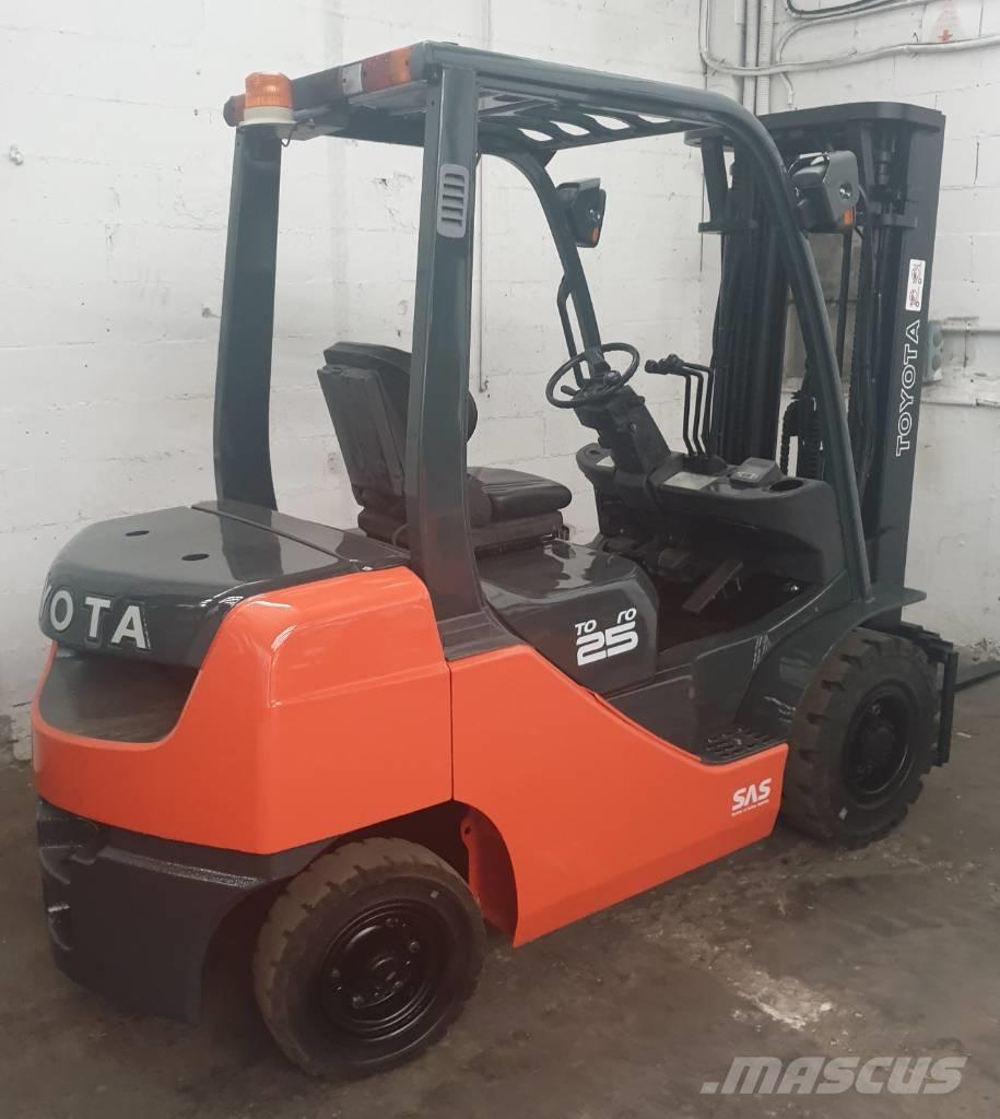 Toyota 52-8 FD 25 Camiones diesel