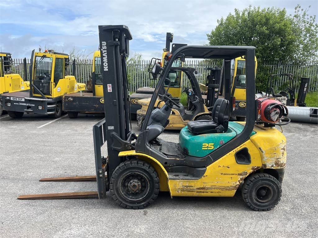 Komatsu FG25HT-16R Camiones LPG