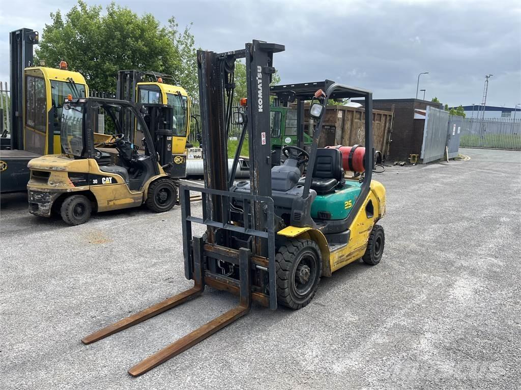 Komatsu FG25HT-16R Camiones LPG