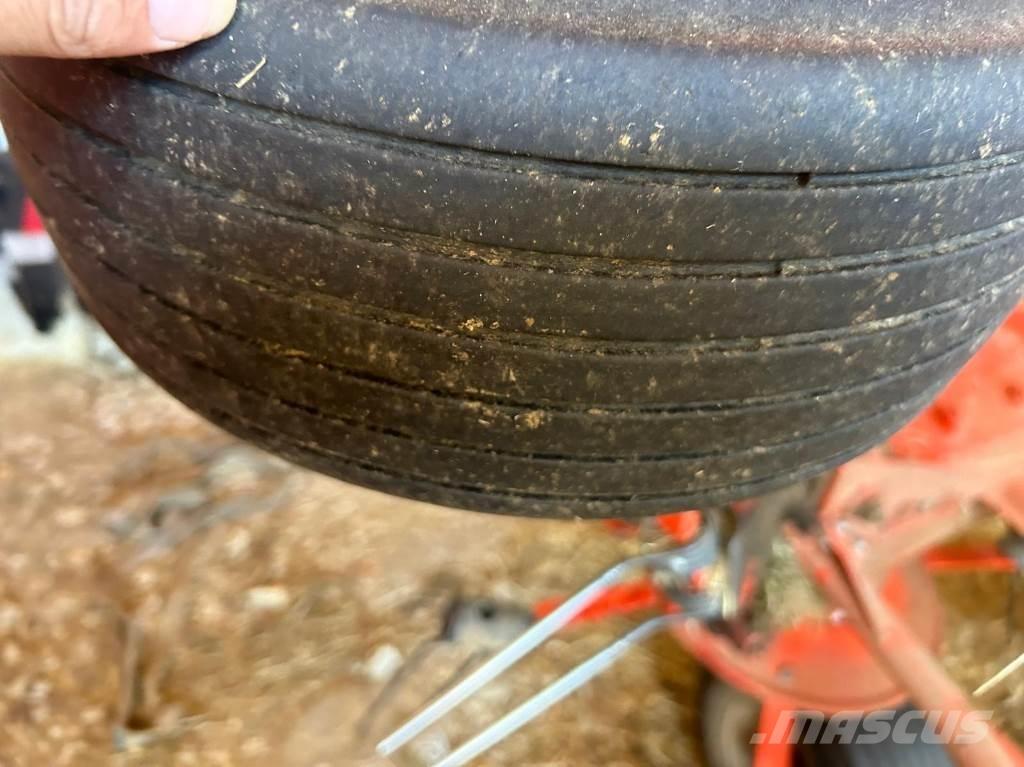 Kuhn GF10812 Rastrilladoras y rastrilladoras giratorias
