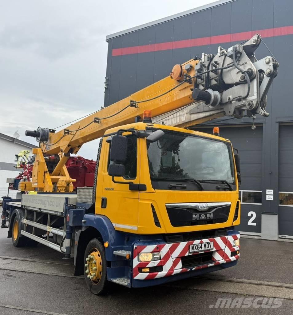 Böcker AK 44 / 4000 Grúas autopropulsadas