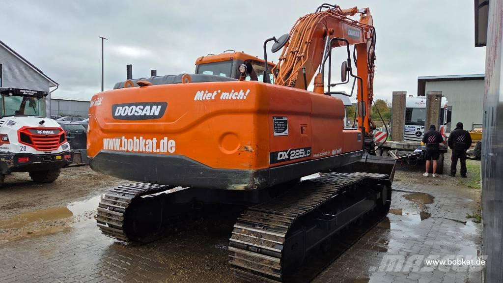 Doosan DX 225 LC Excavadoras sobre orugas