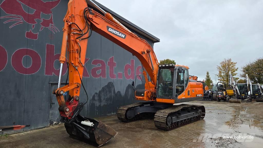 Doosan DX 225 LC Excavadoras sobre orugas