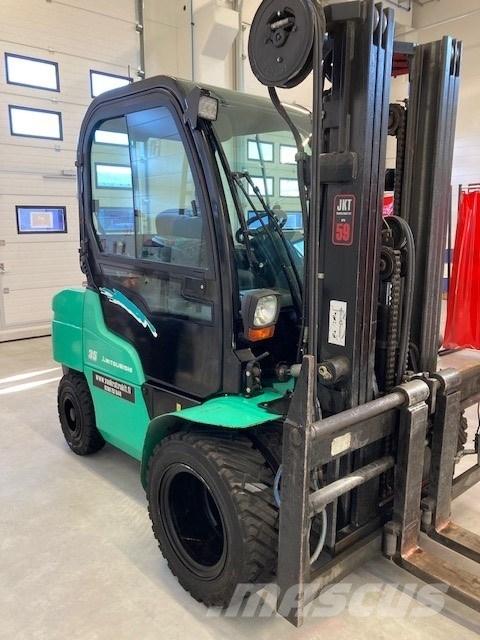 Mitsubishi FD35N Camiones diesel