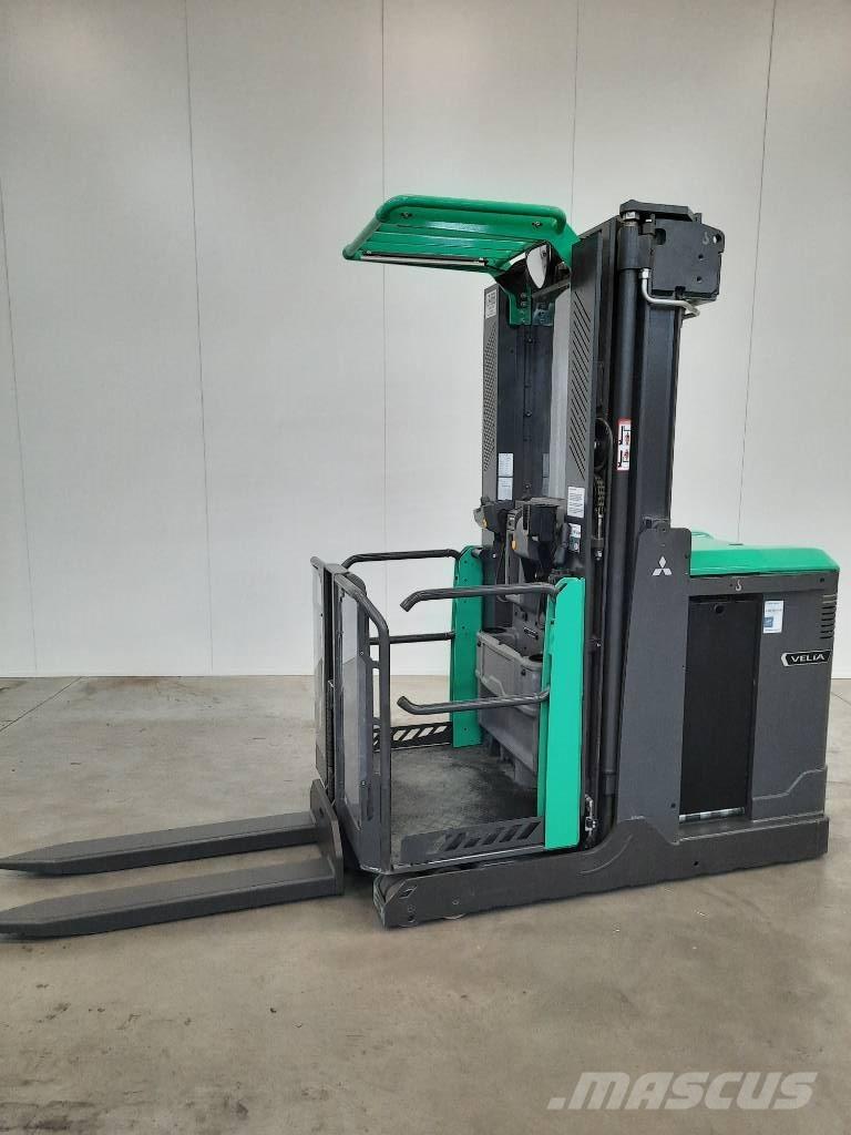 Mitsubishi OPBM10P Montacargas recogepedidos de gran altura