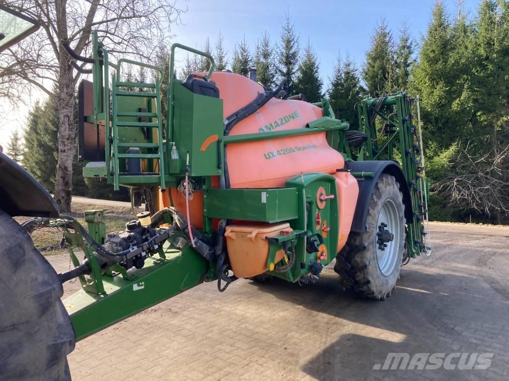 Amazone UX 4200 24 m Pulverizadores arrastrados