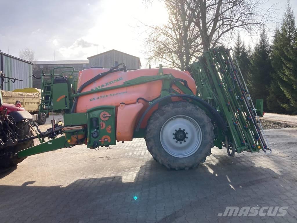 Amazone UX 4200 24 m Pulverizadores arrastrados