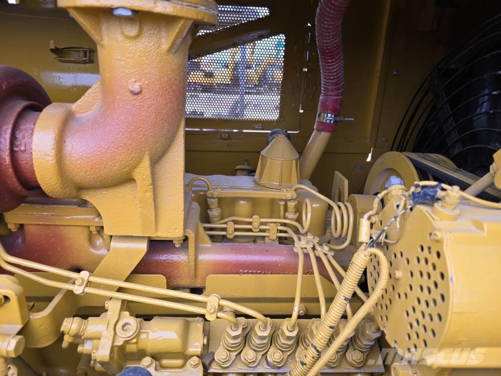 CAT D7G Buldozer sobre oruga