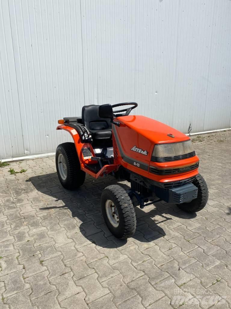 Kubota ASTE A13 Tractores compactos