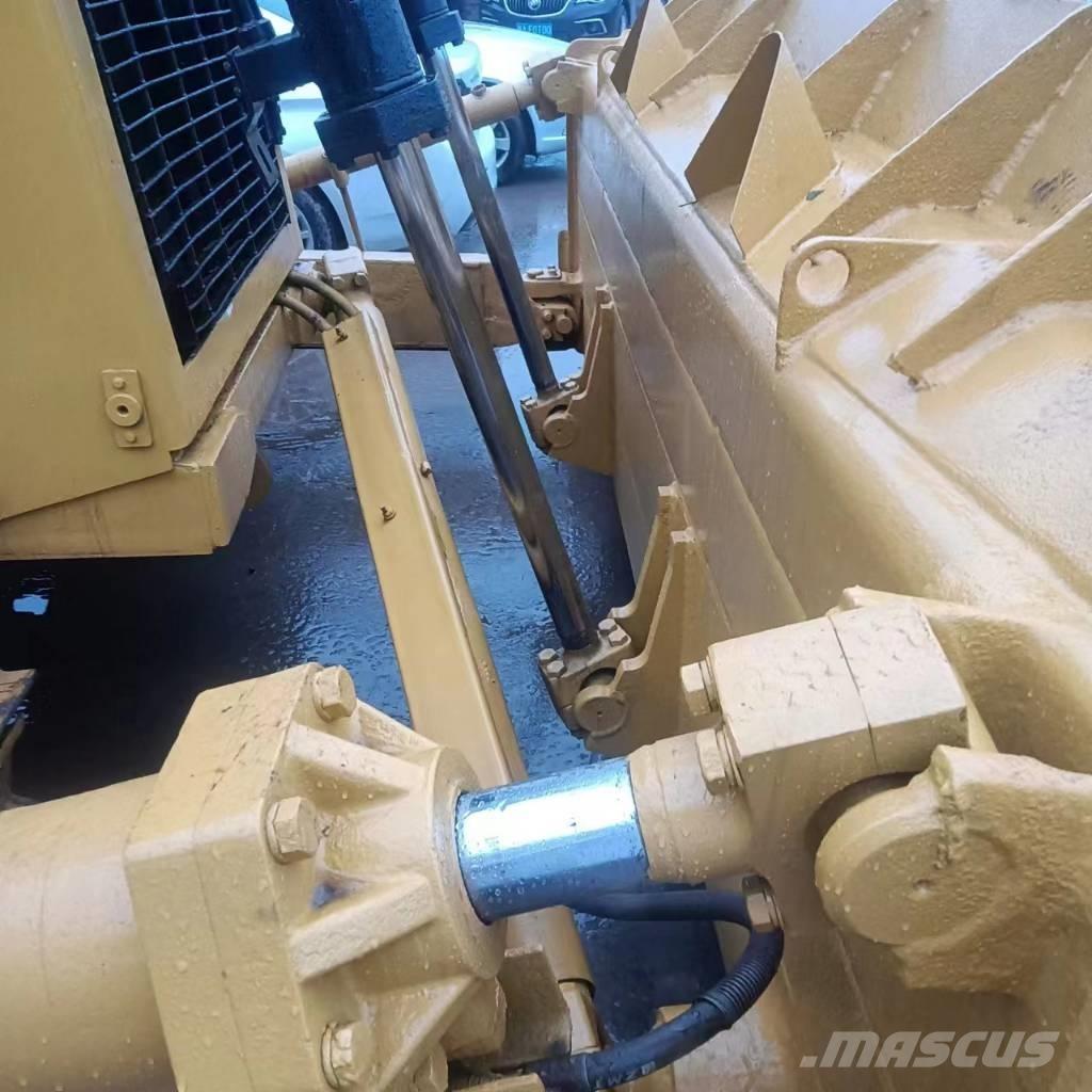 CAT D 6 H Niveladoras