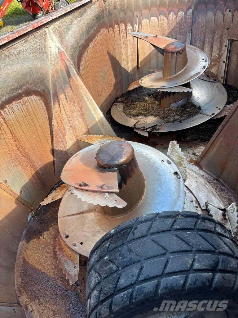 Kuhn EuroMix I Mezcladoras distribuidoras