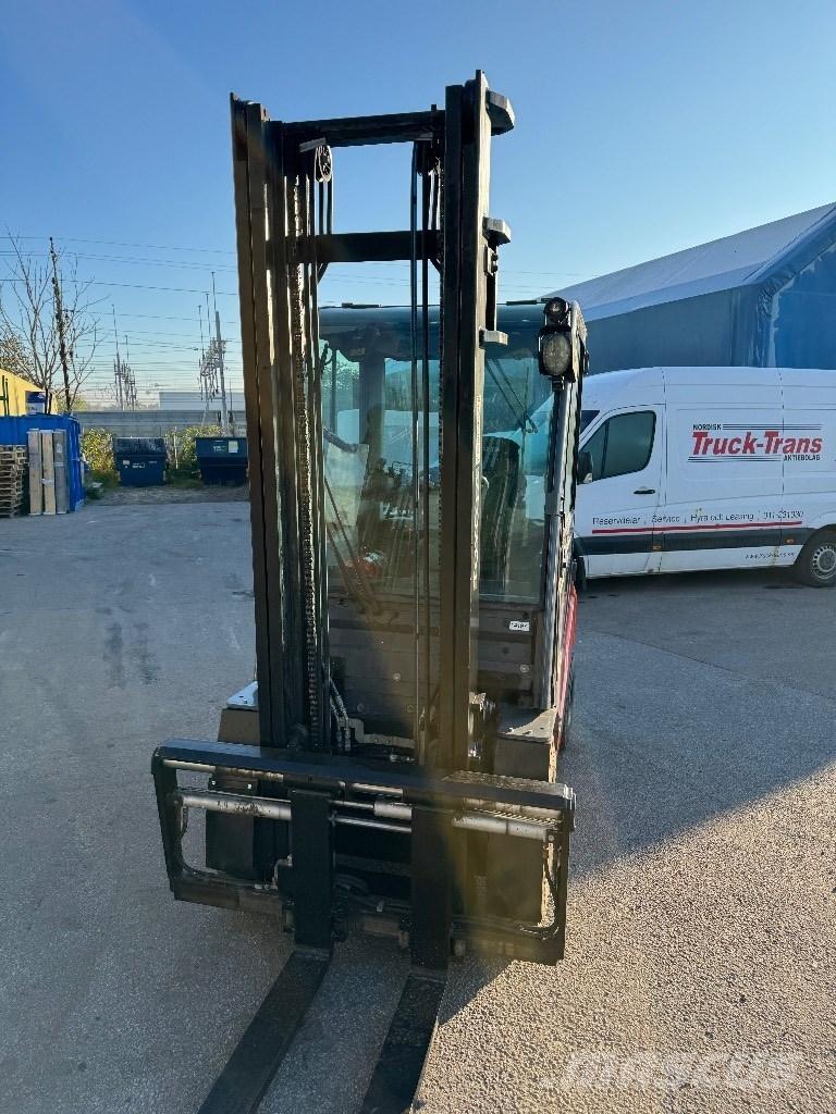 Toyota 02-8FDF25 Camiones diesel