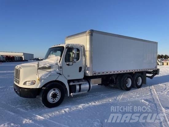 Freightliner M 106 Camiones con caja de remolque