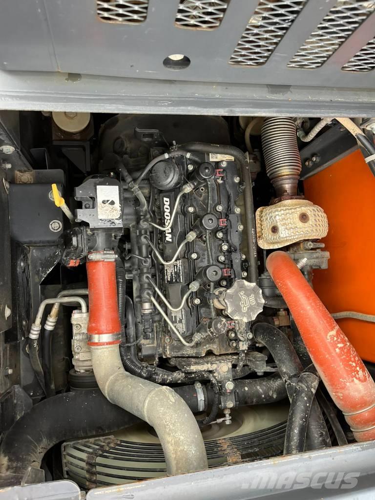 Doosan DX 140 LCR Excavadoras sobre orugas