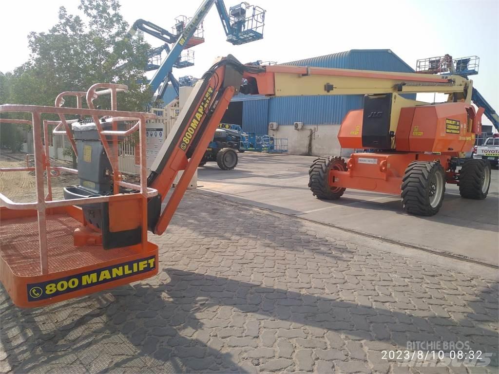 JLG 800AJ Plataformas con brazo de elevación manual