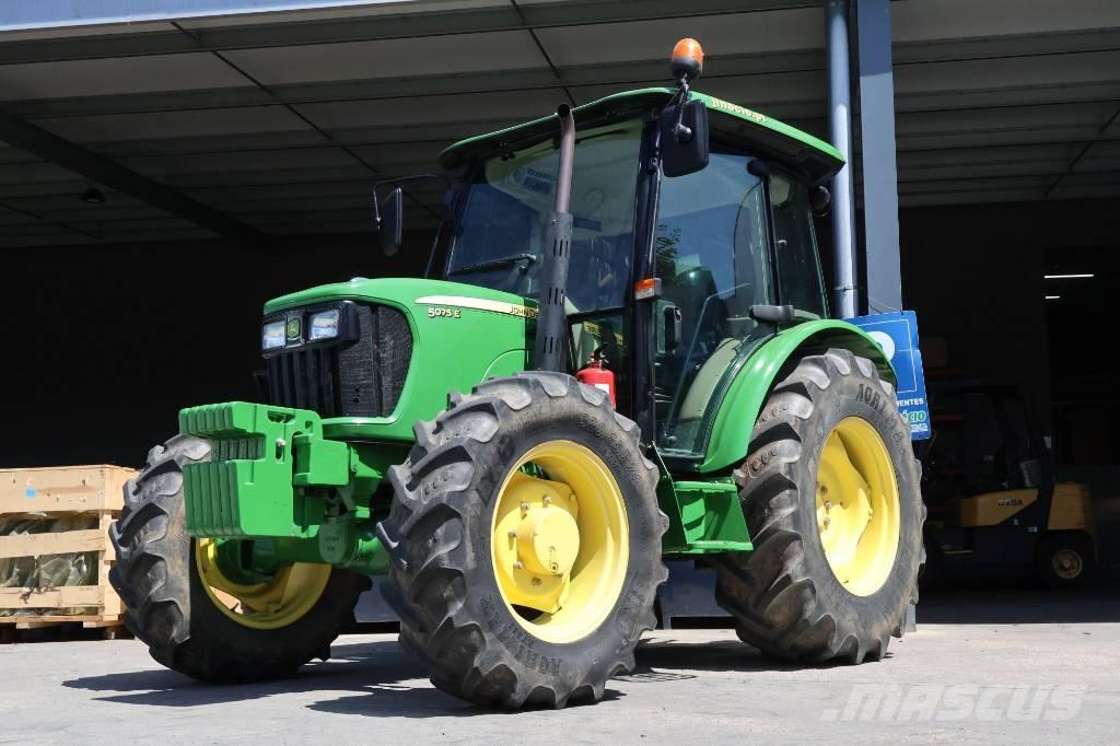 John Deere 5075 E Tractores