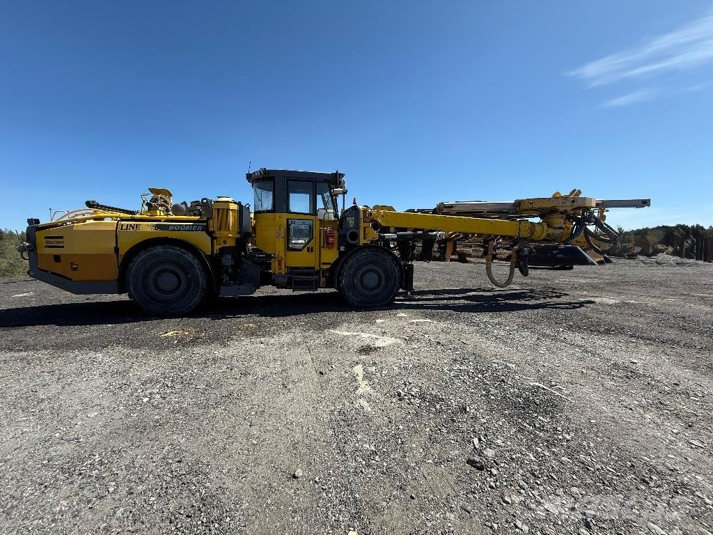 Epiroc BOOMER E2C Bólter de cable subterráneo