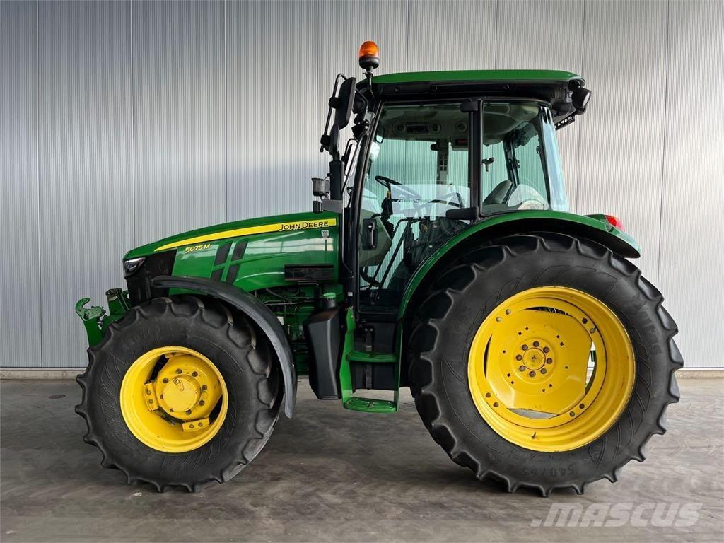 John Deere 5075 M Tractores