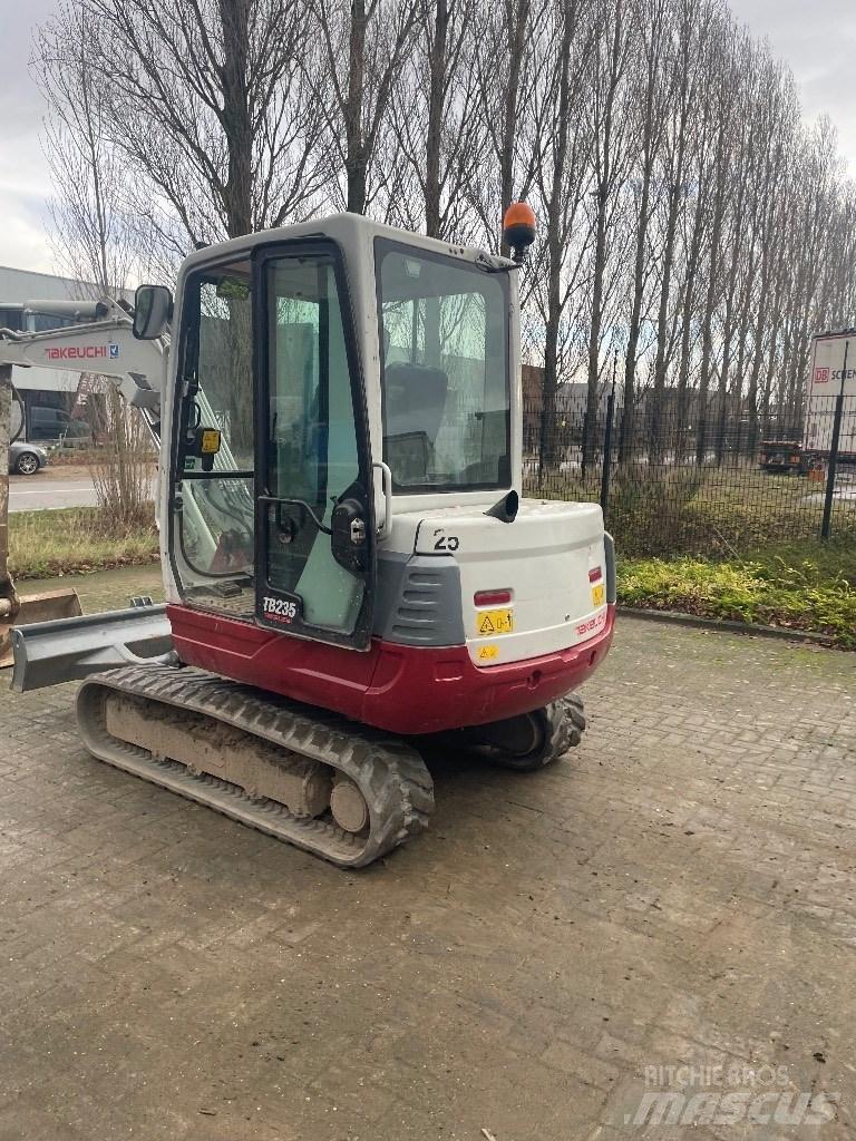 Takeuchi TB 235 Miniexcavadoras