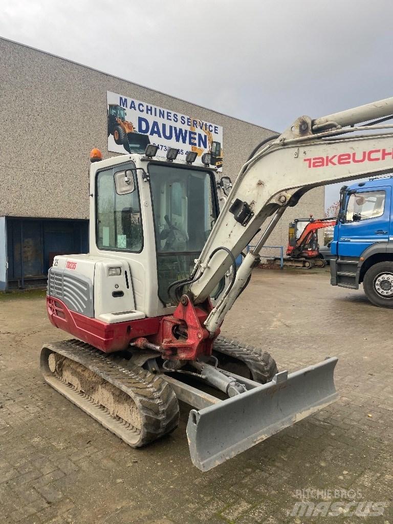 Takeuchi TB 235 Miniexcavadoras