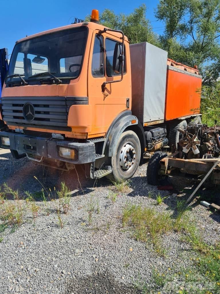 Mercedes-Benz 2324 Otros camiones