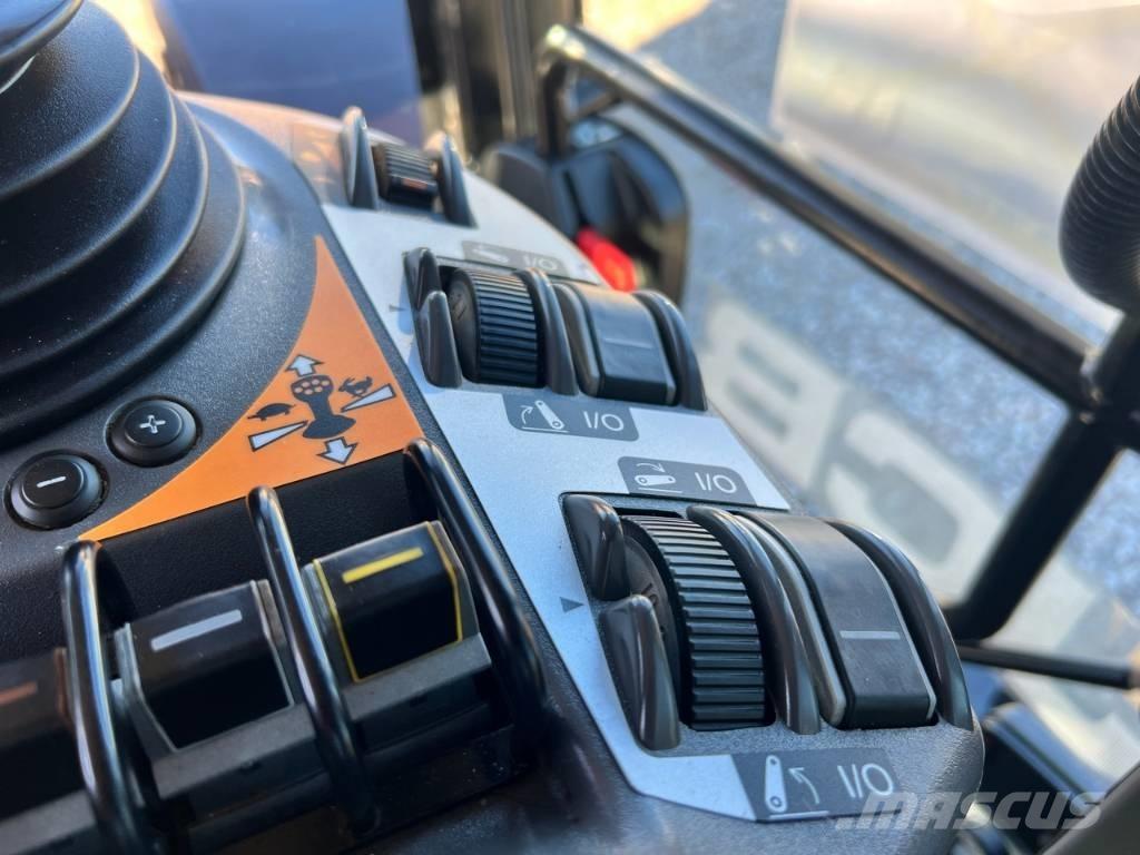 JCB Fastrac 4220 Tractores