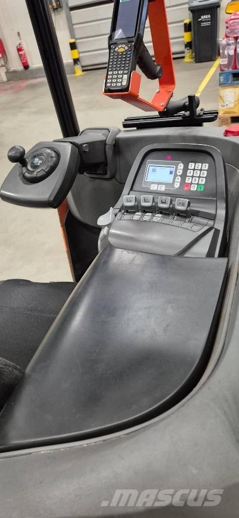 Toyota RRE140 Montacargas de alcance de gran altura