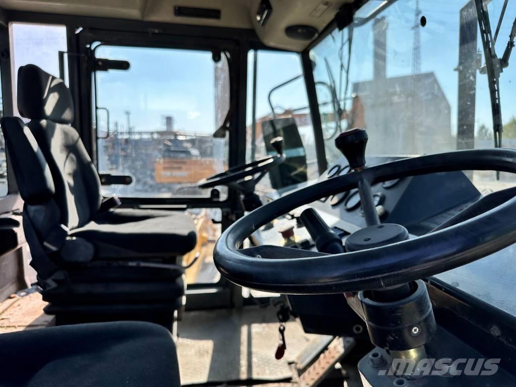 Stavostroj VP 2400 Rodillos sobre neumáticos