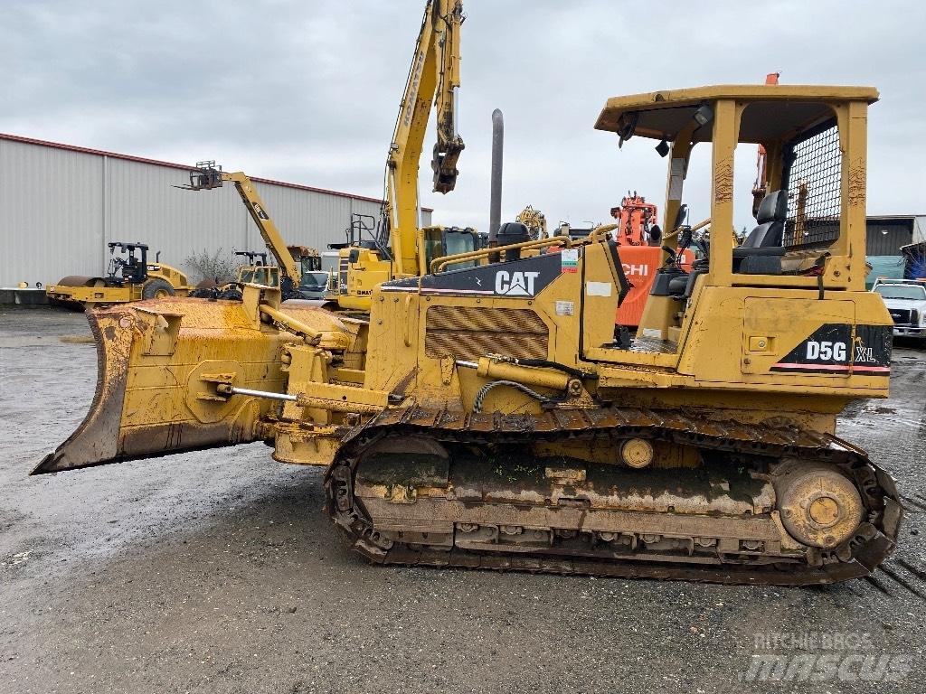 CAT D5G XL Buldozer sobre oruga