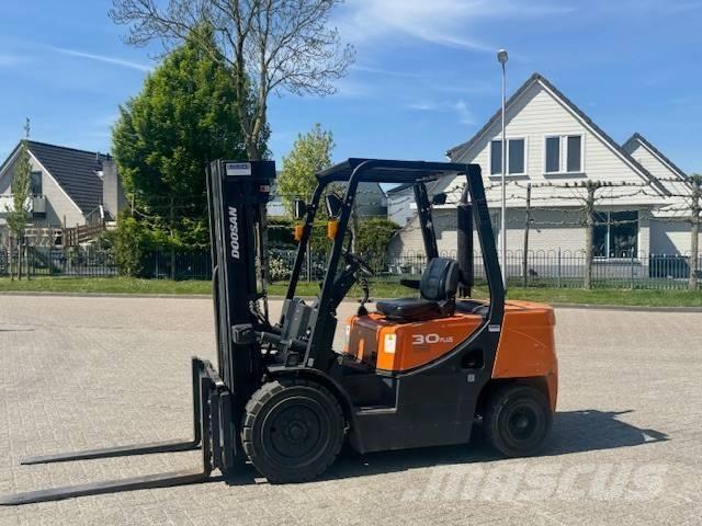 Doosan D30 Plus Camiones diesel
