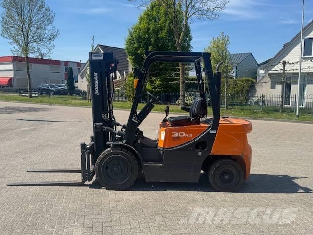 Doosan D30 Plus Camiones diesel