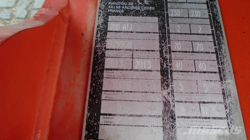 Manitou 200 ATJ Plataformas con brazo de elevación manual