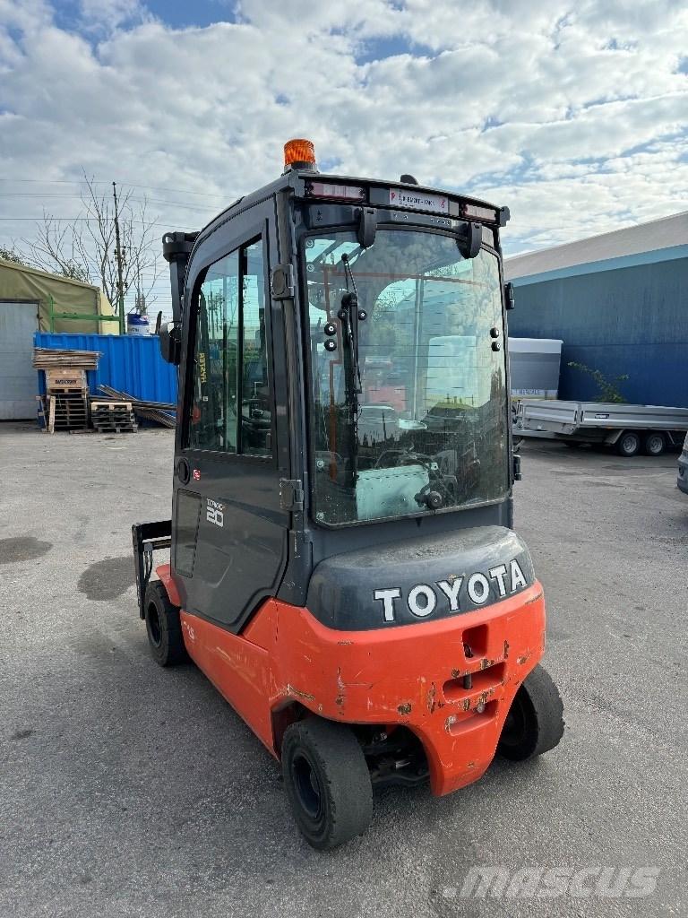 Toyota 8FBM20T Carretillas de horquilla eléctrica