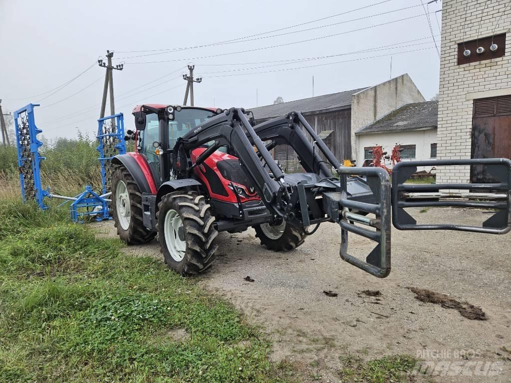 Valtra G125 Tractores