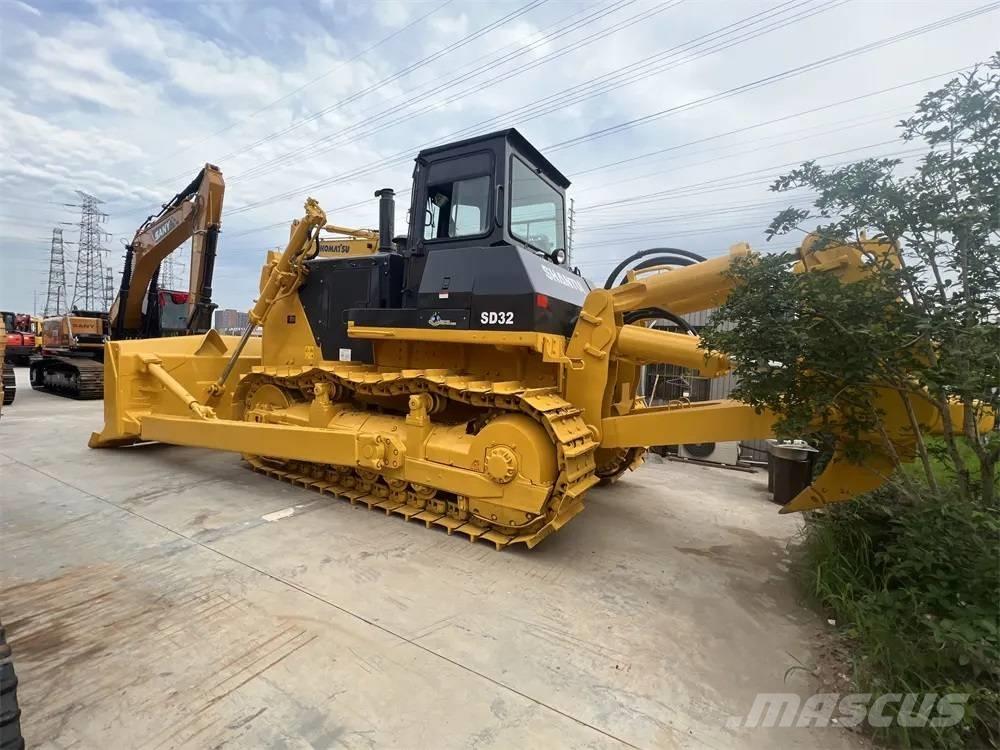 Shantui SD32 Buldozer sobre oruga