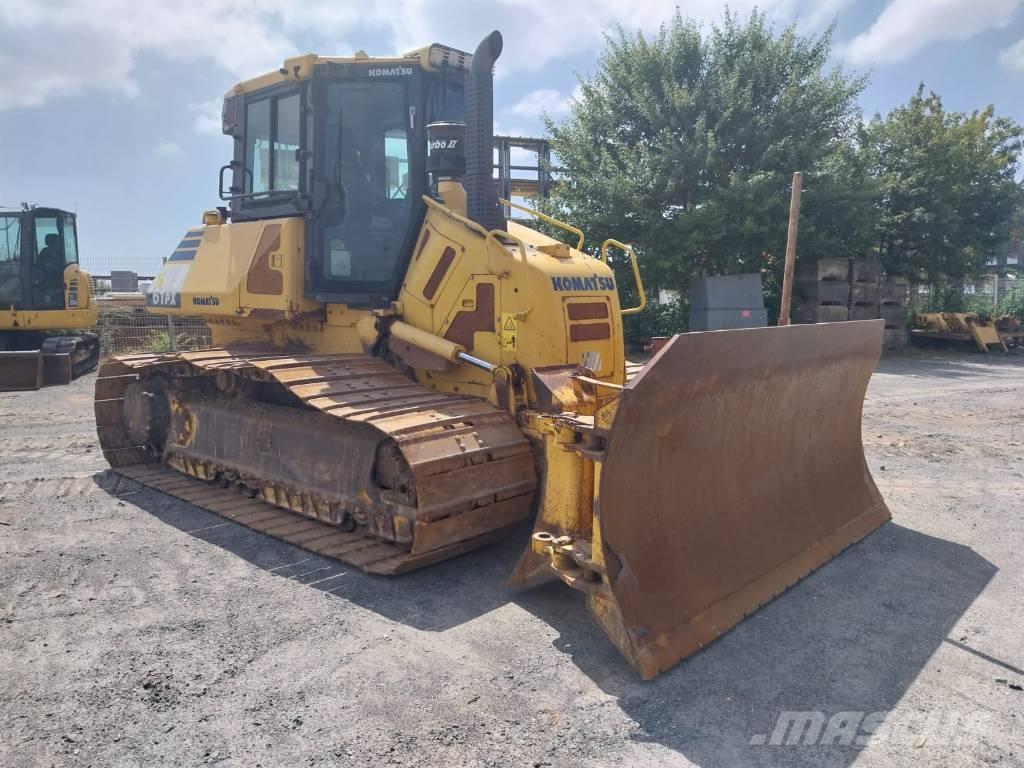 Komatsu D61PX-23 Buldozer sobre oruga
