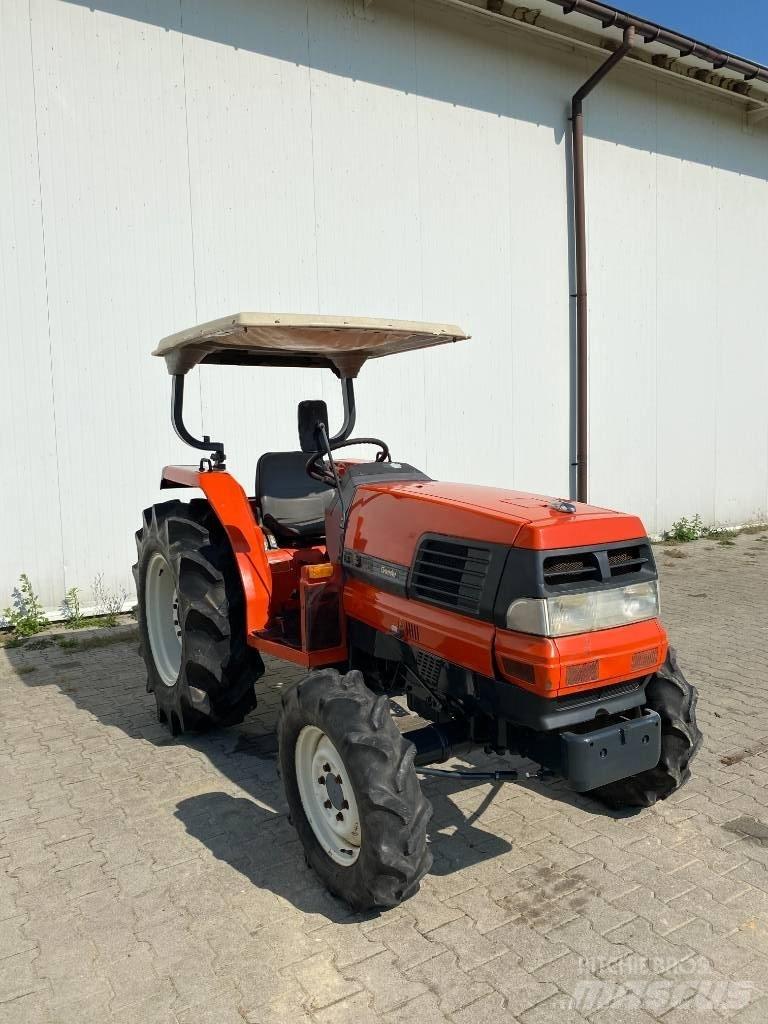 Kubota GL320 Tractores compactos