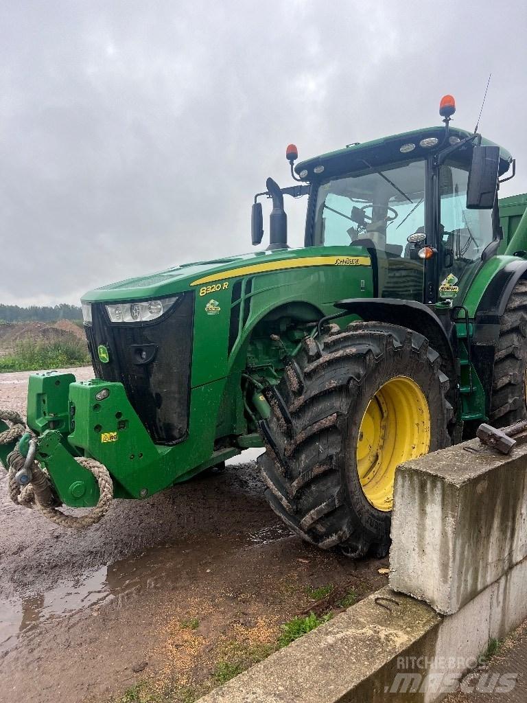 John Deere 8320R Tractores