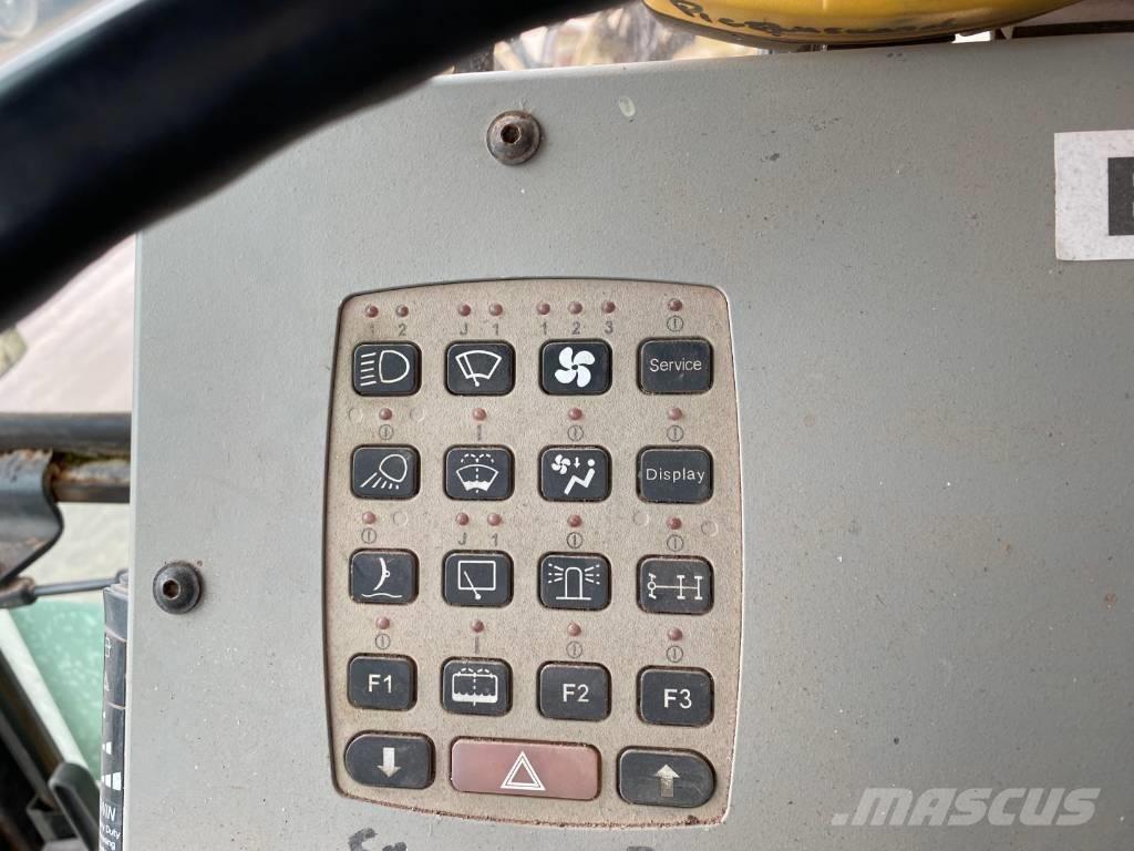 New Holland F156.6 Niveladoras