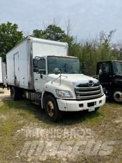 Hino 338 Camiones con caja de remolque