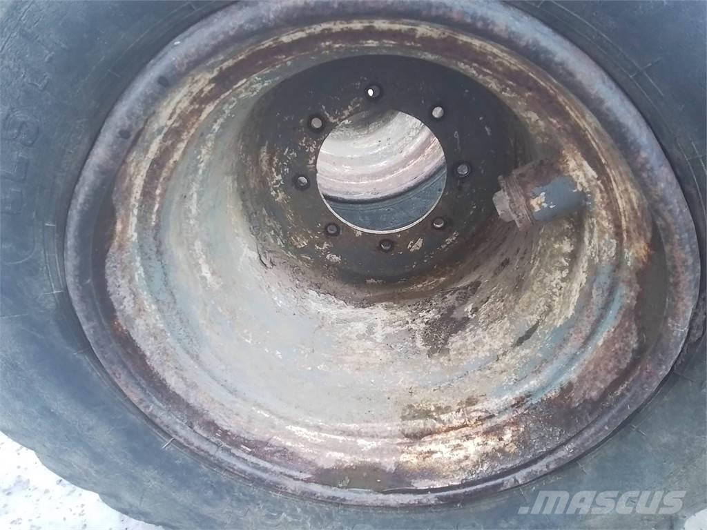 Valmet 828 20x22,5 Llantas