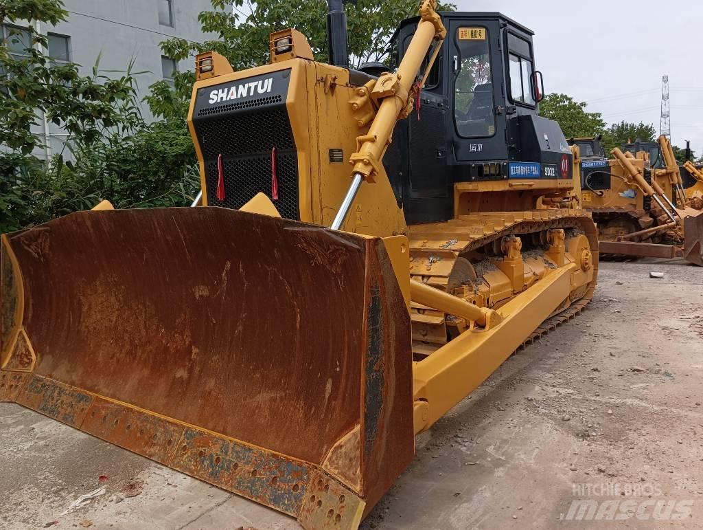 Shantui SD 32 Buldozer sobre oruga