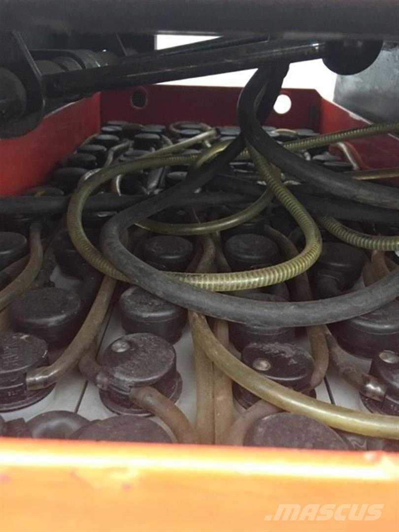 Linde V11 Montacargas recogepedidos de gran altura